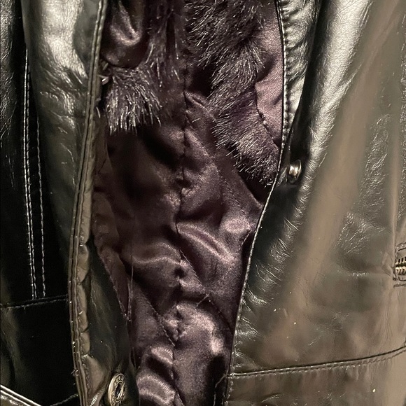 Woman’s jacket - Picture 2 of 6